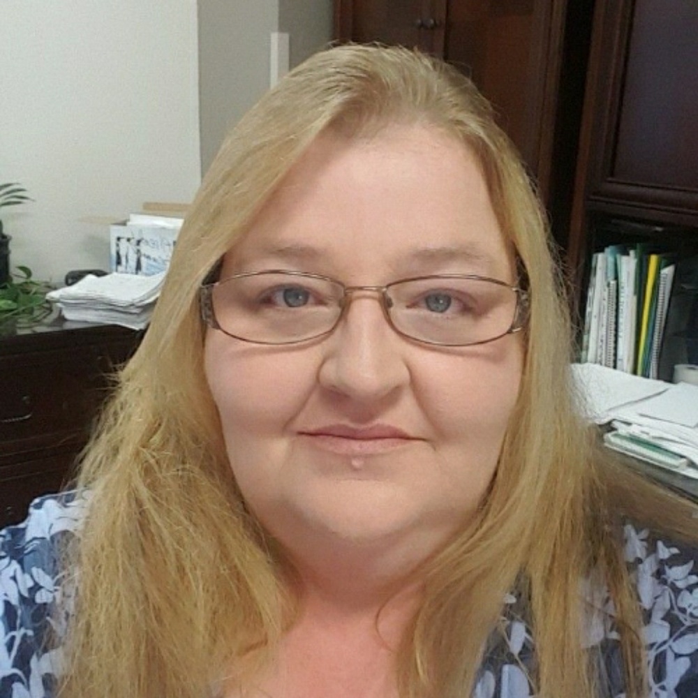 Meet your Posher, Cassandra